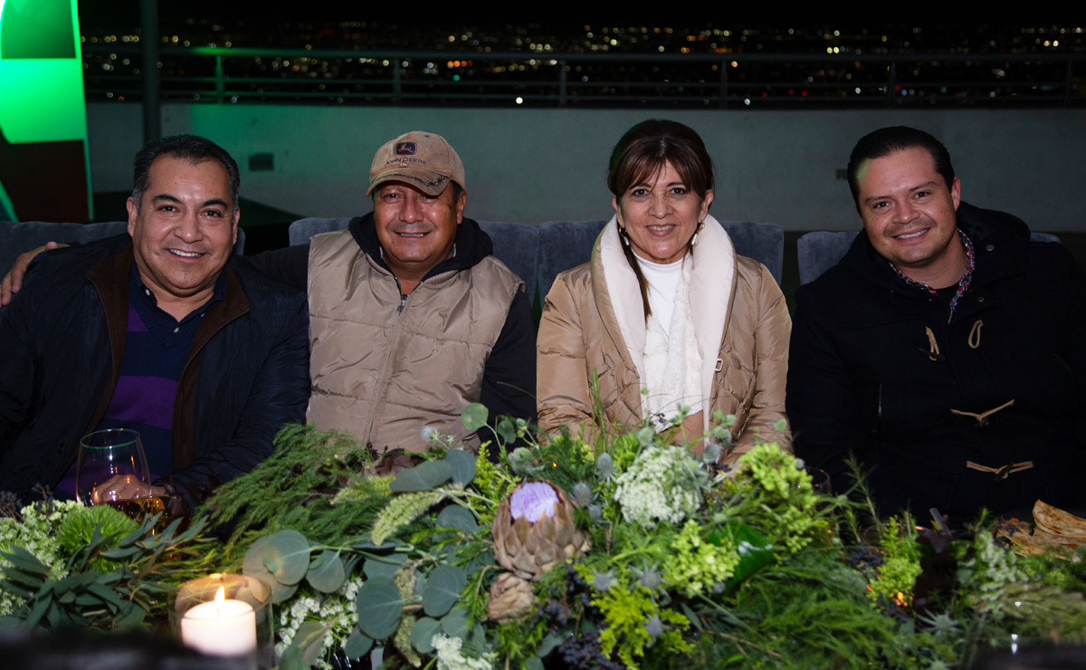 Chuy, Memo, Ana Cecilia y David