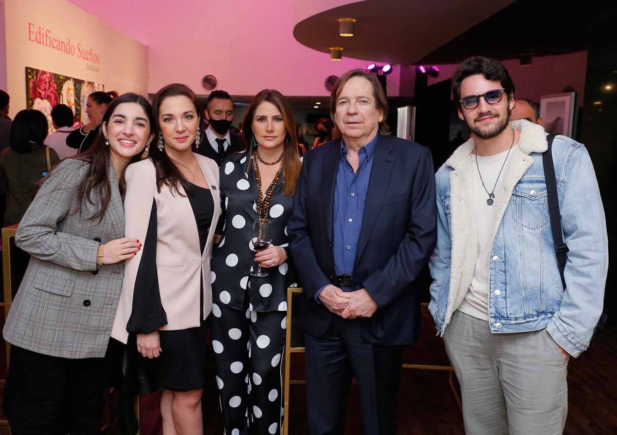 Daniela Villarreal, Magaly de Villarreal, Ale Hinojosa de Gutierrez, Sergio Gutierrez y Fede Hinojosa