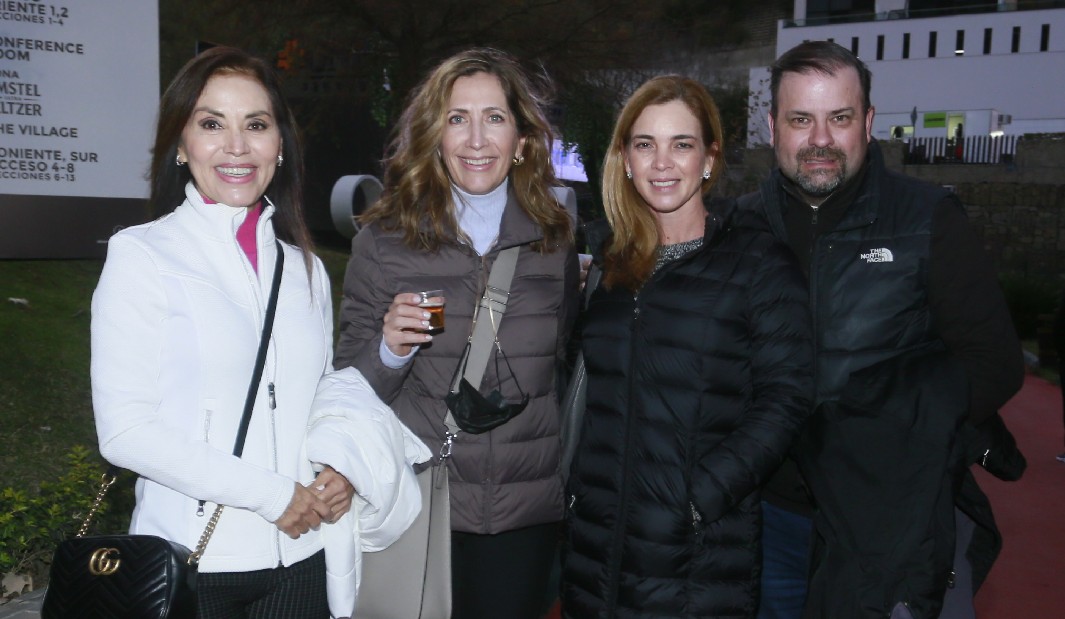 Elizabeth García, Mayela Jauregui, Nayeli Guzmán y Federico Colyer