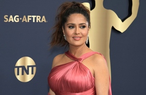 Salma Hayek y el incómodo momento que vivió en los SAG Awards (Foto: Getty Images)