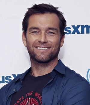 Antony Starr