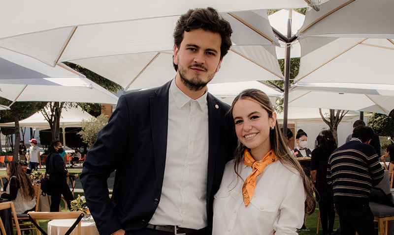 Rodrigo Peniche y Ximena Juárez