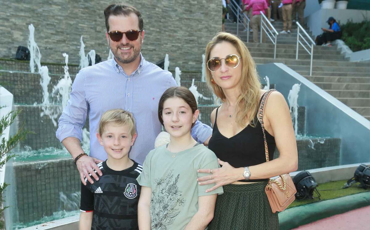 Alfredo Martínez, Alfredo Martínez, Sara Martínez y Vangy González de Martínez