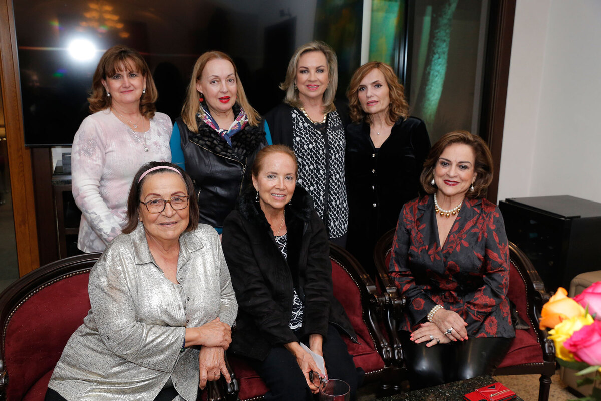 Ana Perez Gávilan, Esthela Paez, Gabriela Medrano, Lucy Medrano, Vero Villarreal, Monina Hernandez y Rayito Rodríguez