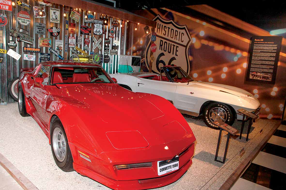 Automóviles en Exhibición / Foto: José Chang