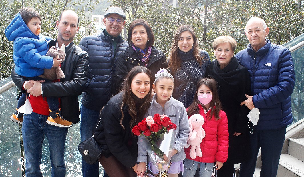 Emilio Campos, Jesús Campos, Abel Elizondo, AlmaBeily,Lucy Elizondo,Mireya Campos,Jesús Campos,Andrea Antillón,Jimena Campos y Catalina Campos