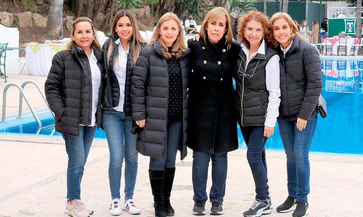Lupita Rodríguez, Ilse González, Aida Feres, Martha Zubieta, Arminta Argüelles y Claudia Godard / Foto: José Chang