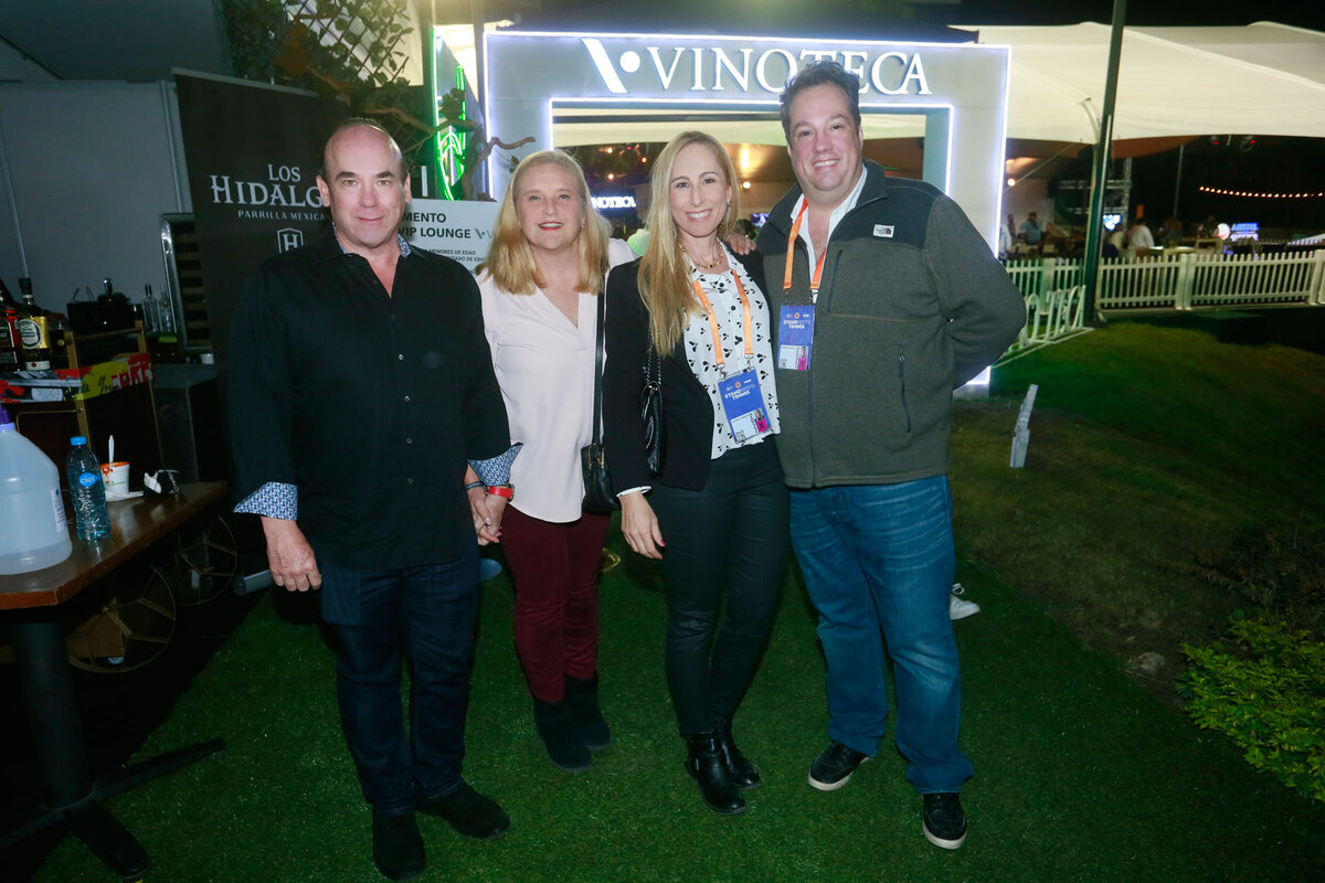 Gerardo M. Gutiérrez, Muñe Zambrano, jeannine Zambrano de garay y Vicente Garay