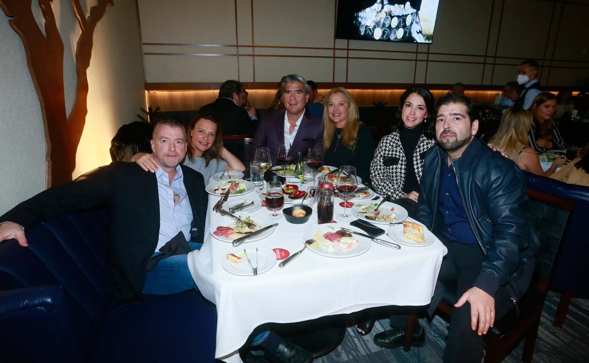 Juan Carlos Autrique, María Fernanda Vergara, Ramiro Barrera, Teté García Luna de Barrera, Cynthia Pozos y Adrián Barrera / Foto: Omar Valdez