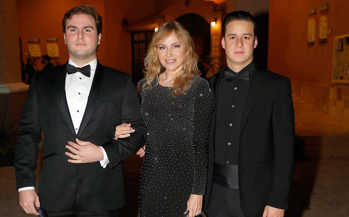 Juan Carlos Garza, Ana Cristina Celada de Garza y Gabriel Garza
