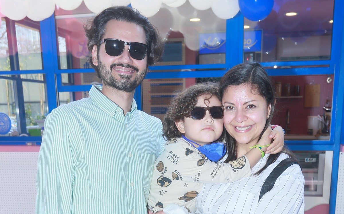 Larry Mejia, Diego mejia y Laura Vázquez de Mejia