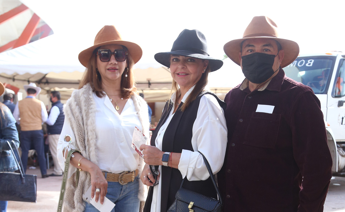 Laura, Carmen y Luis