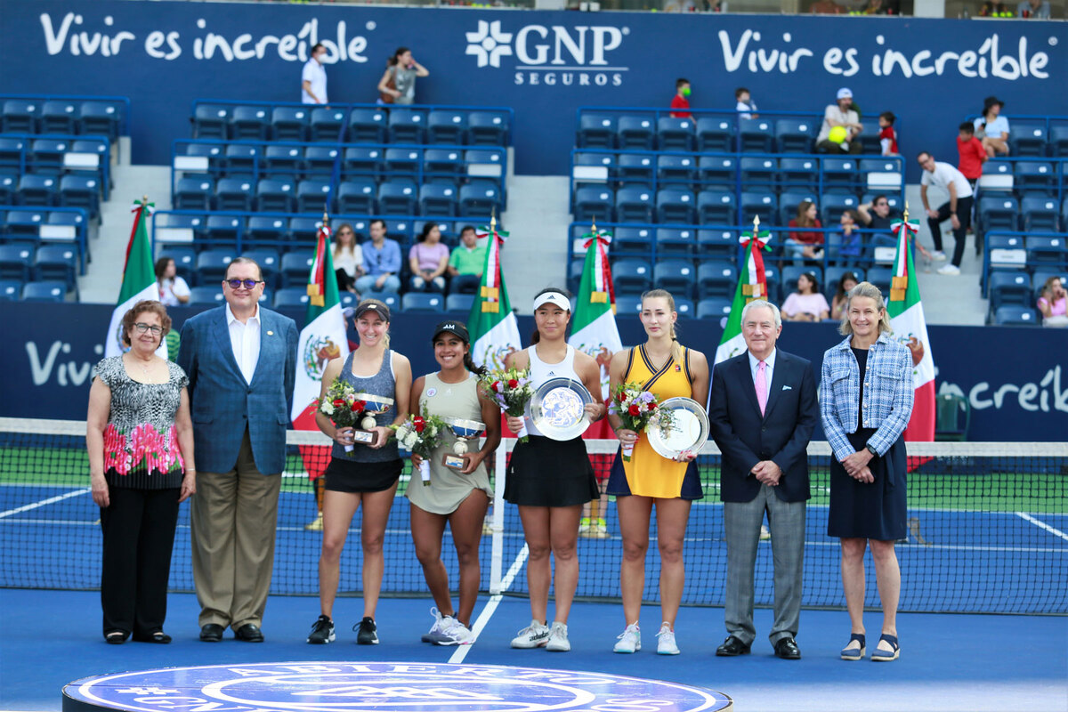 Premiación del torneo de dobles