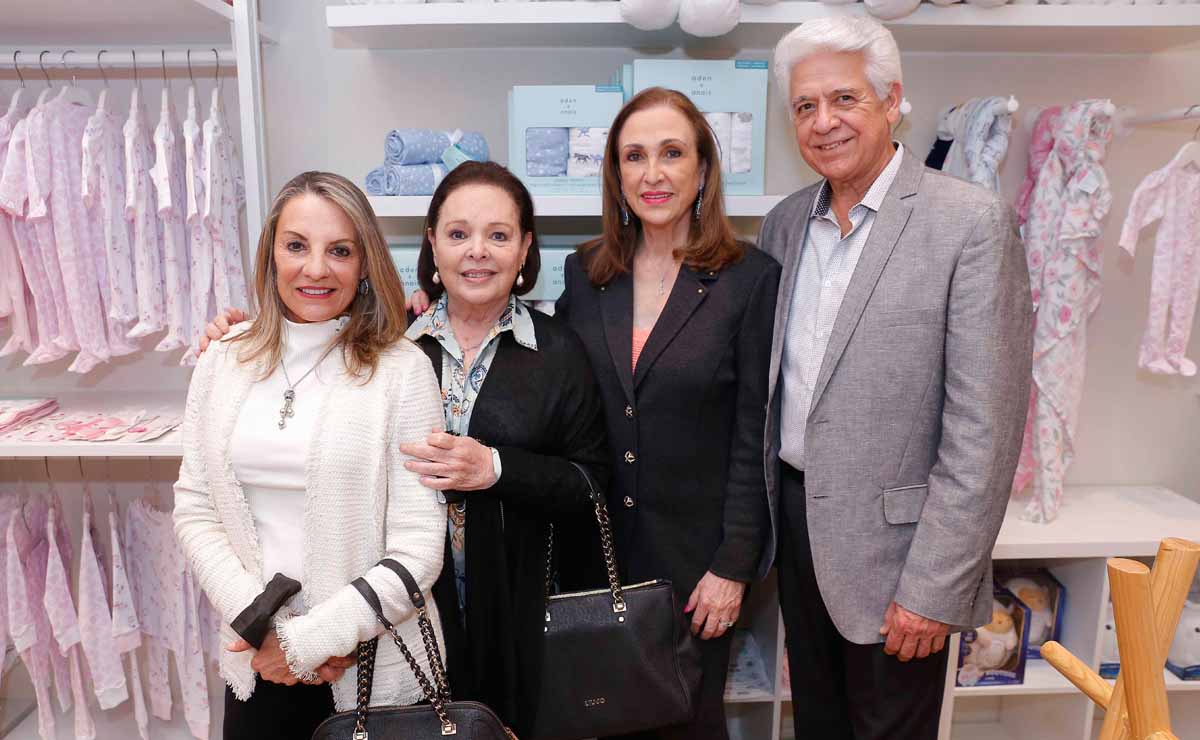 Susana Garza, María Martha Castillejos, Miriam Reiter y Gilberto Garza / Fotos: Daniel Saldívar