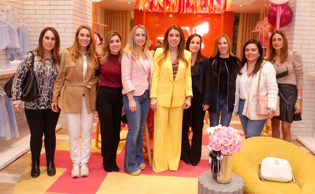 Valerie Toussaint, Daniela Salazar, Mónica Garza, Susana Padilla, Myriam Salas de Lobo, Luisina Garza, Susana Padilla, Marissa Rubio, Caty Sandoval y