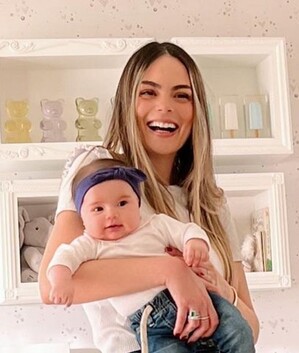Ximena Navarrete celebra los tres meses de la llegada de su primera hija. (Foto: Instagram).