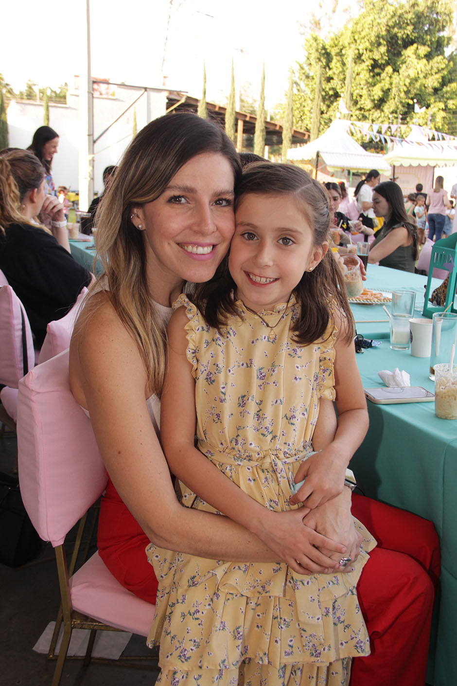 Alejandra Ruiz y Julieta Ramos.