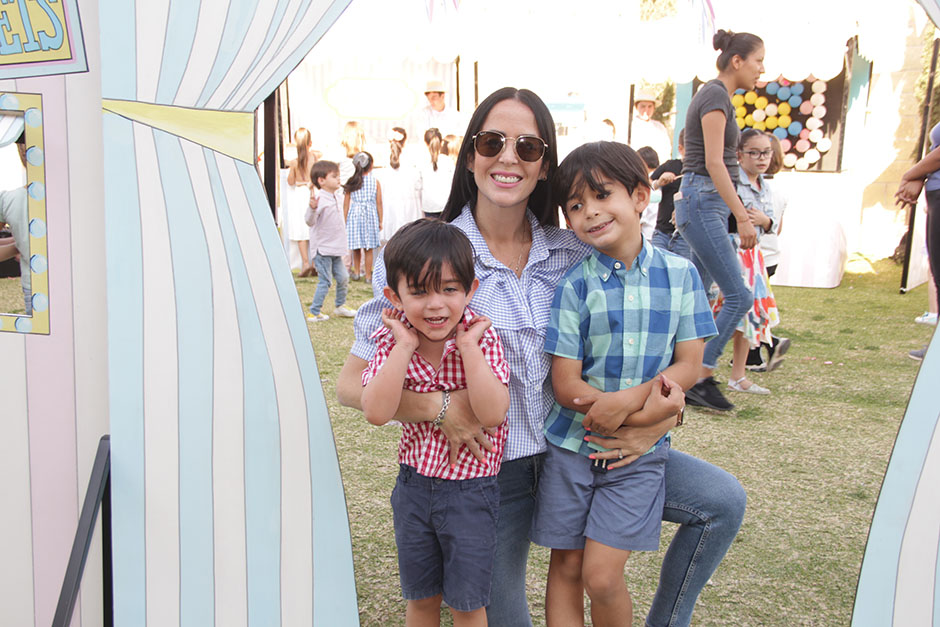 Iliana Carballido, Santiago Torres y Juan Diego Torres.