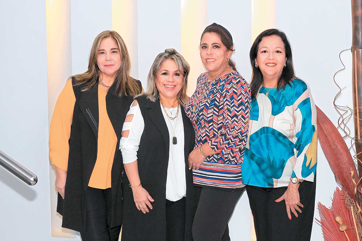 Maru Gamez, Martha Amador, Dora Aguirre y Vilma Vega / Foto: José Chang