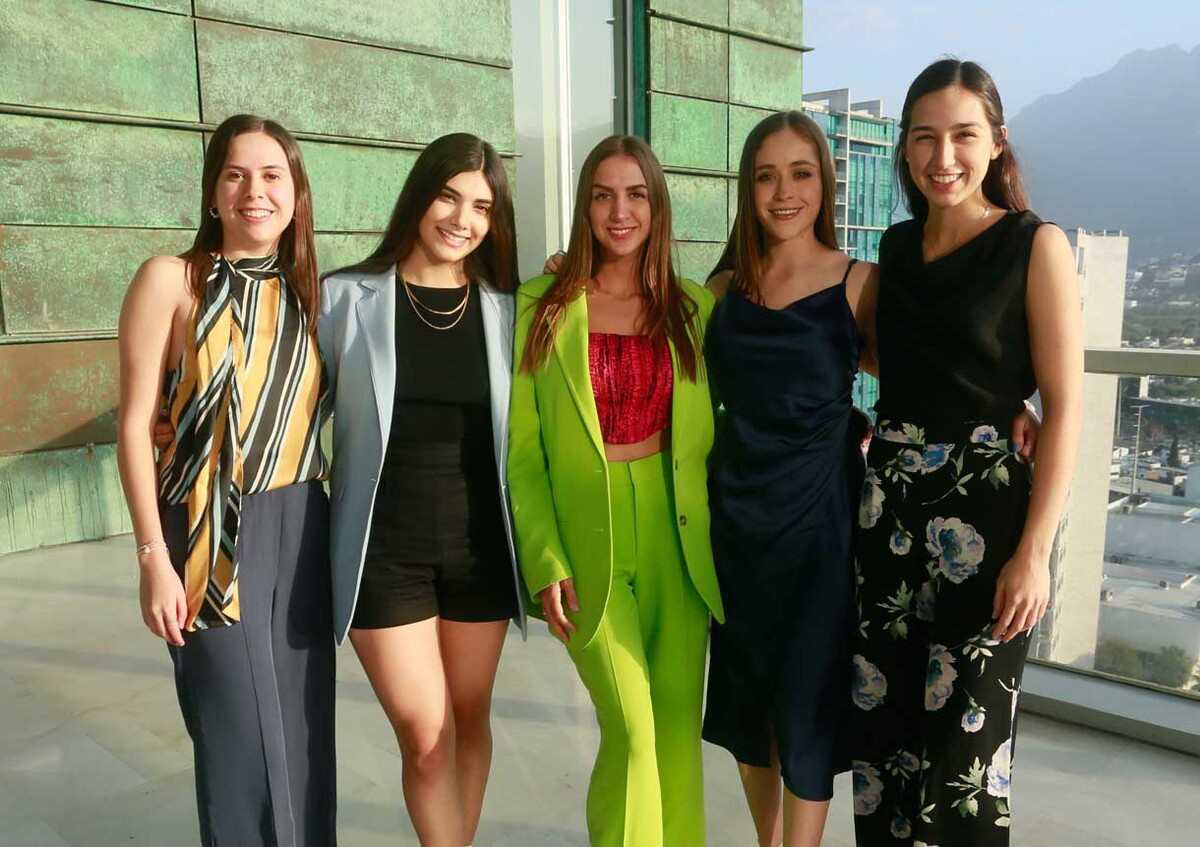 Jimena Magana, Rebeca Álvarez, Edith Olivares, Lorena Trevino y Sofía Sánchez