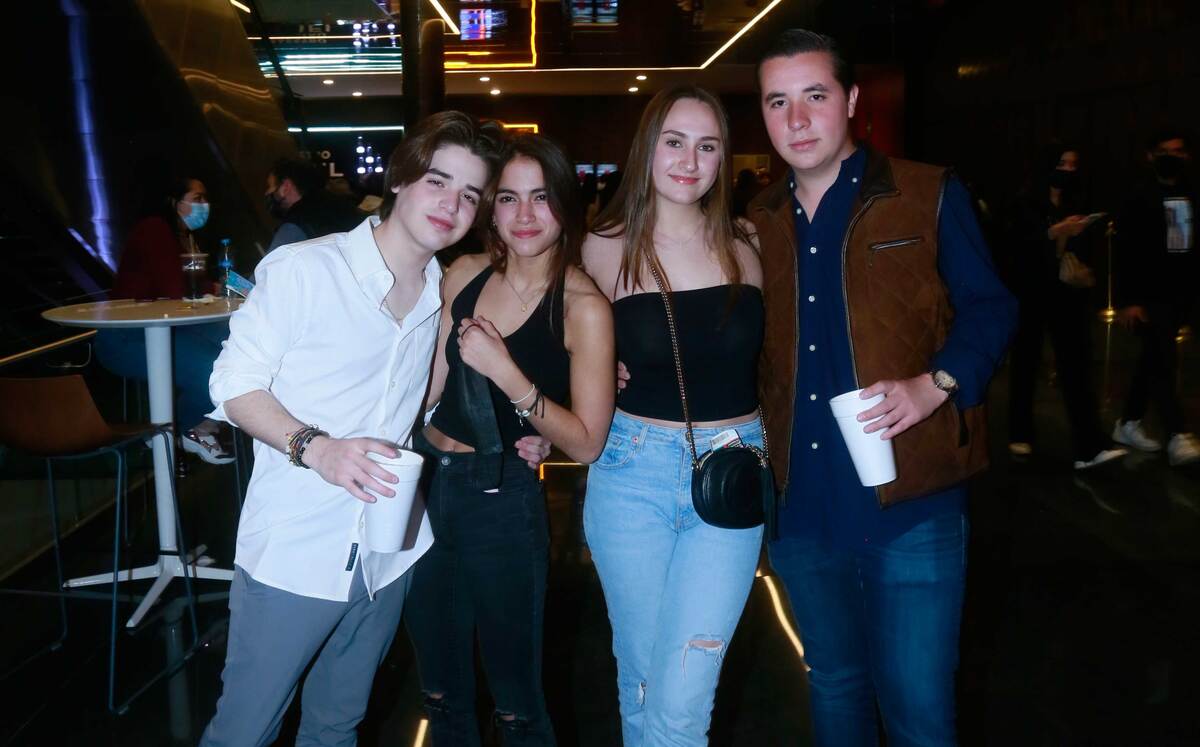 óscar Zavala, Valentina Treviño, Elena Calderón y Andrés Garza