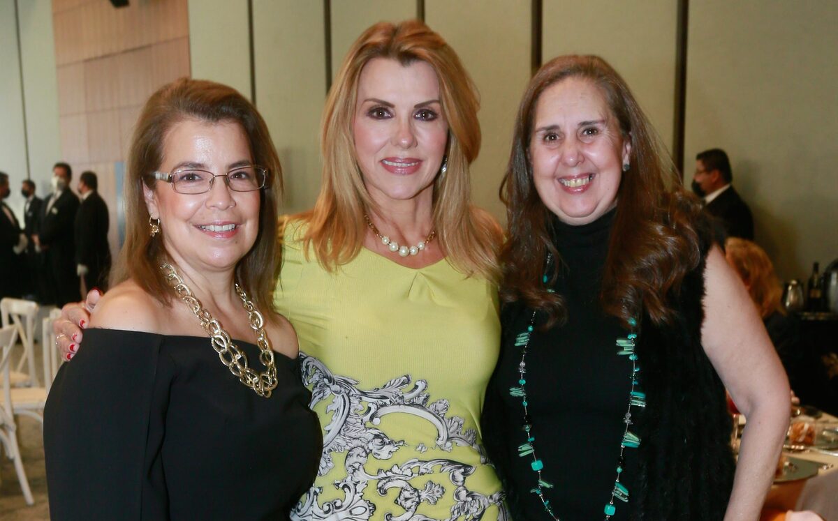 Paty Villagómez, Claudia Ibarra y Mari Lupe Abramo