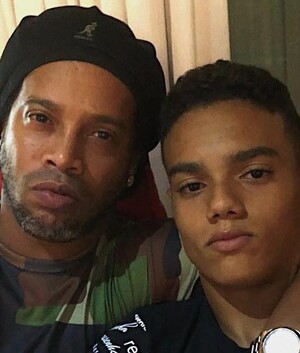 Ronaldinho y Joao Mendes. Foto: Instagram