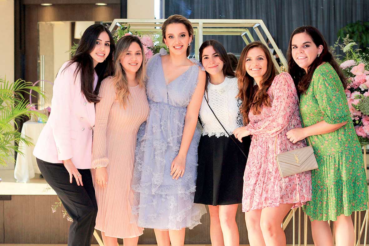 Ana Betty Leal, Ana Cecy Morales, Graciela Tamayo, Graciela Appedole, Sofía Esteve y Rosa Eliza Ortega / Foto: José Chang