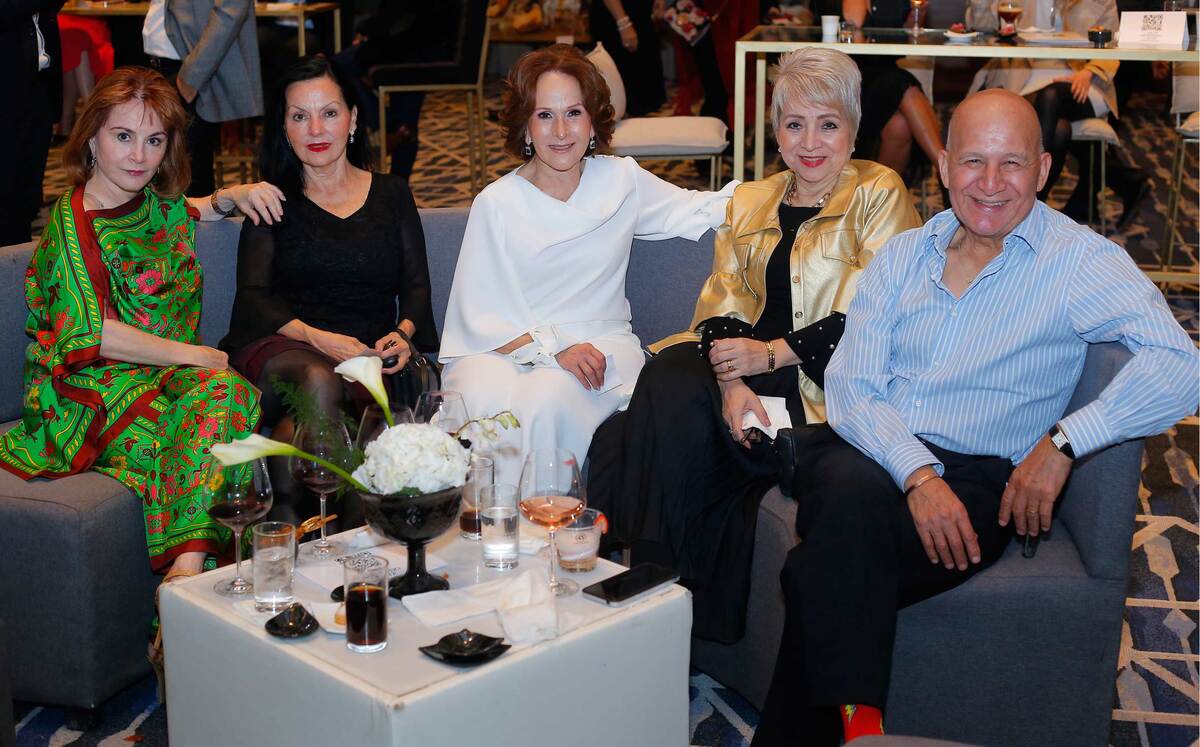 Ana maría Menchaca, Alejandra Ibarra, Adriana Tijerina, Juanita Guajardo de Silva y José Silva