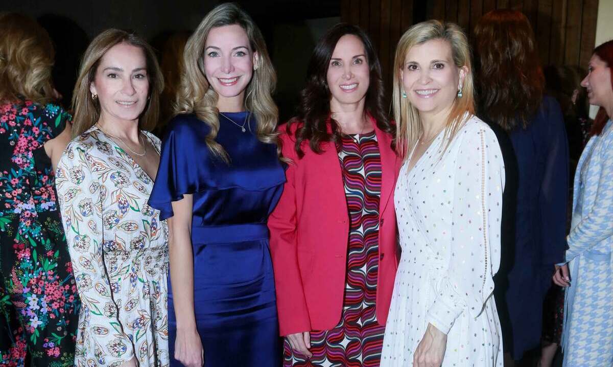 Ivonne Odriozola, Mágala Martínez de Gómez, Claudia Sada de Costa y María José Sada
