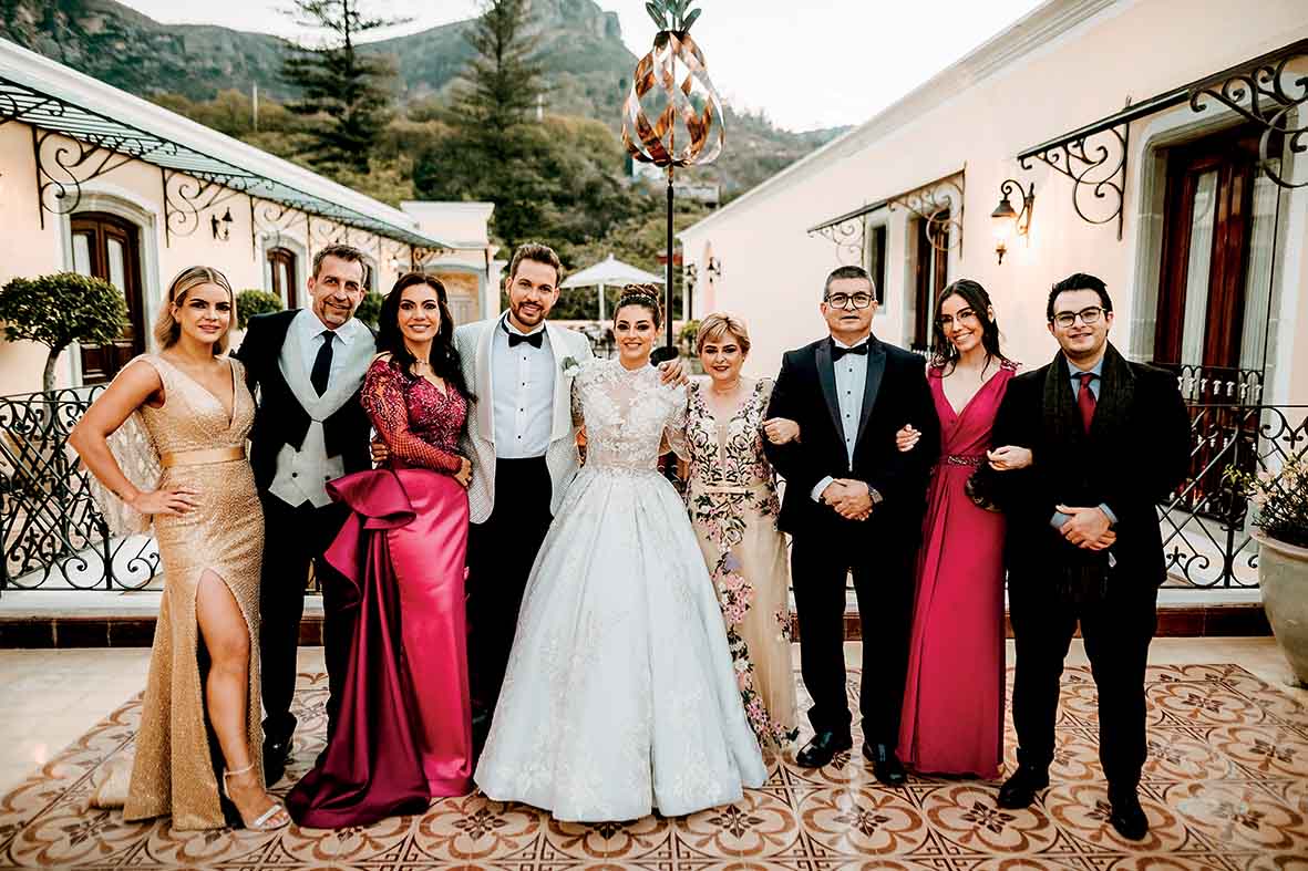 Pamela Loza, Guillermo Loza, Pamela Marumoto, los novios, Perla Rodríguez, Manuel Martínez, Sofía Salazar y Manuel Martínez / Fotos: Arte Visual