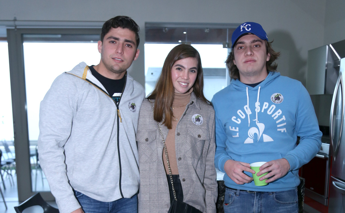 Rodrigo, Mafer y Santiago