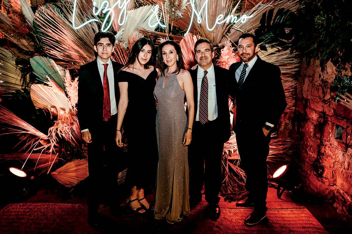 Ulysses Flores, Marycarmen Rodríguez, Isabella Flores, Ulysses Flores y Enrique Rodríguez  / Fotos: Arte Visual