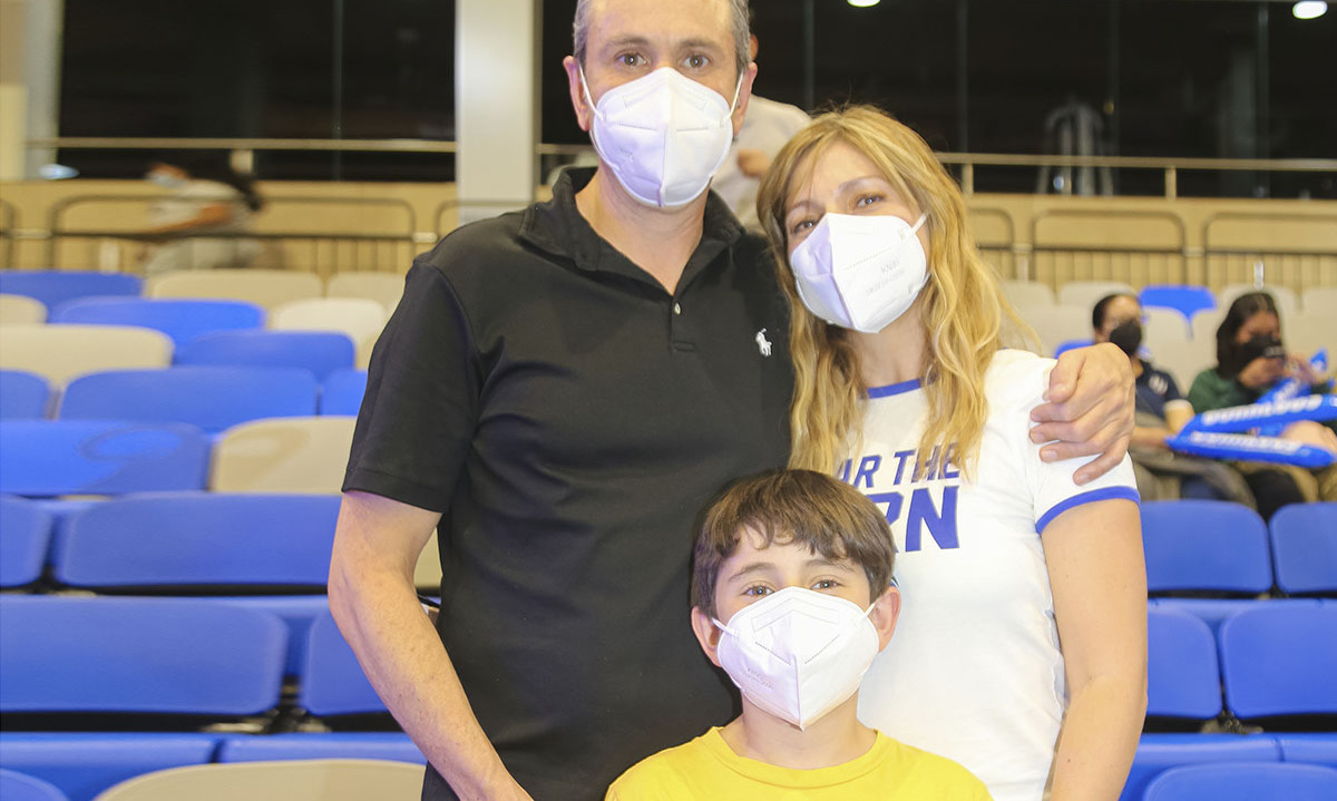 ALEXANDER STEINHAGEN, KARINA LASES Y ALEXANDER STEINHAGEN JR.