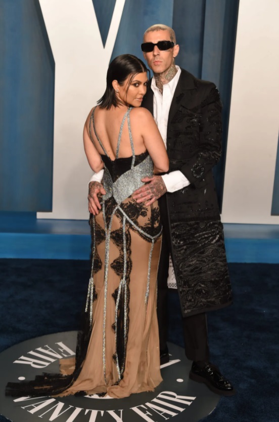 Kourtney Kardashian y Travis Barker en Dolce & Gabbana