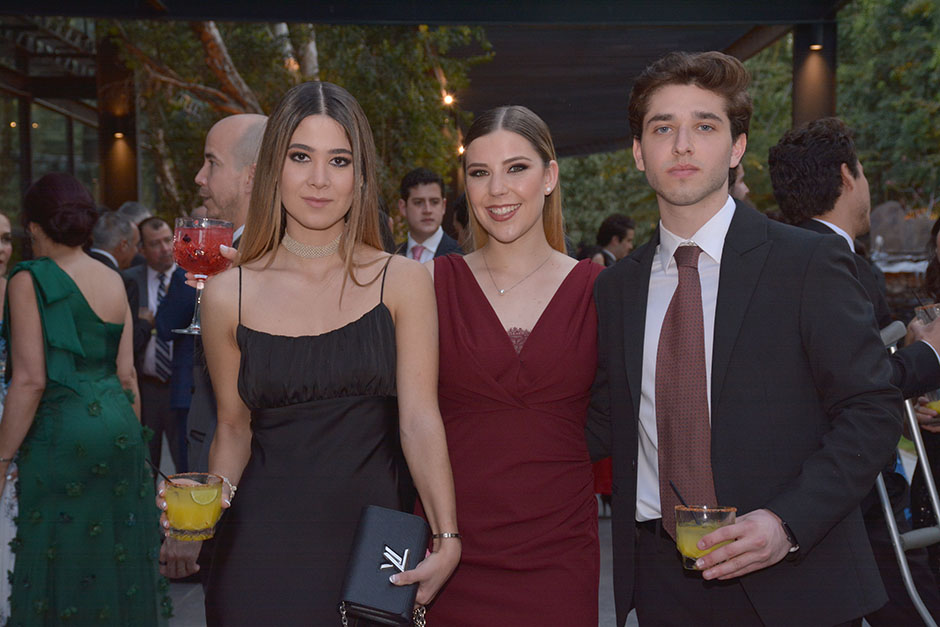 Natalia Chávez, Paola Maigre e Iván Zuloaga
