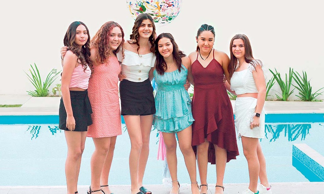 Ximena Panameño, Sofía Reyes, Lilian Nader, Maru López, Luciana Castillo y Fátima Lacorte/ Fotos: José Chang