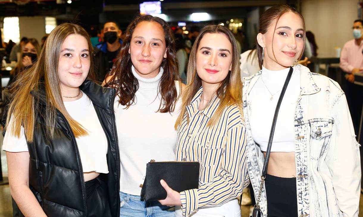 Victoria Martínez Moya, Carolina Carvallo, Cordelia Tamez y Montse Díaz