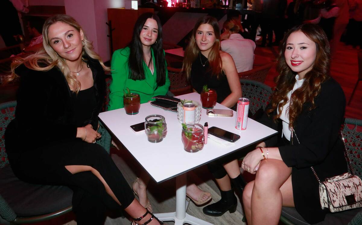 Andrea Criollos, Regina Garza, Claudia Herrera y Paloma Elizondo
