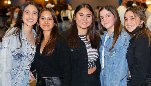 Estefanía Harsch, Majo Mendoza, Daniela Espino, Isabella Rivera y Regina Hernández