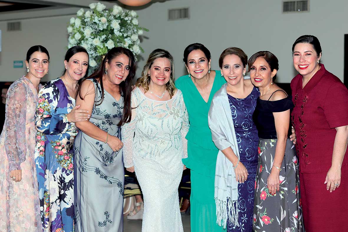 Tessy Aragón, Matilde Telich, Dora Aguirre, Roxana de la huerta, Carolina Molina, Mónica García, Mari Soco Lara y Rochi Macías / Fotos: Dennis Hernánd