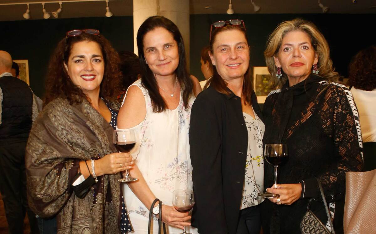 Rita Padilla, Gaby Pena, Cecy Pena y Ericka González Brunell de Rodríguez