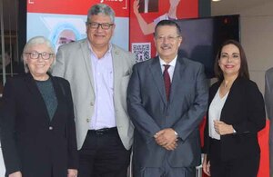 Patricia Blanco, José Vázquez, Carlos García, Barbara Illoldi y Rodolfo Schlufter / Fotos: Dennis Hernández