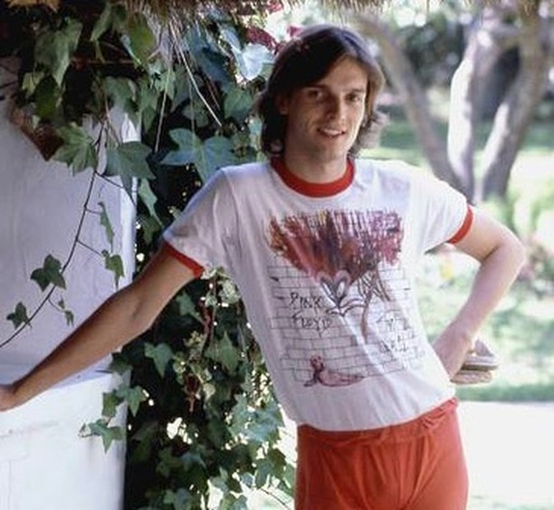 Incursionó en la música hasta 1973 con la ayuda de Camilo Sesto