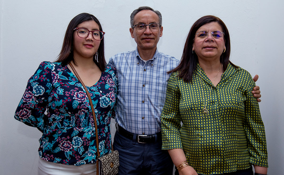 Paola Bobadilla, Augusto Bobadilla y Gabriela Veles