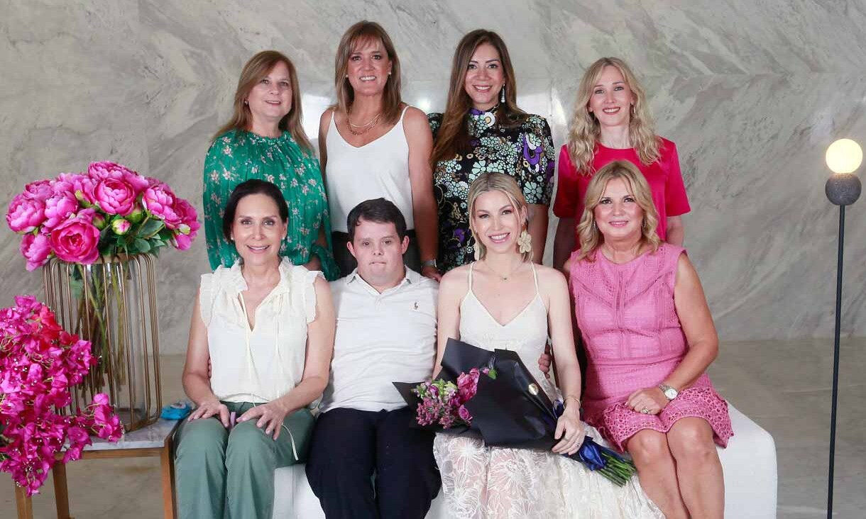 Marigel Zambrano de Garza, Alejandra caso, Tere Rojas de Villarreal, Lorena Gutíerrez de Garza, Flora de la Garza, Miky Coronado, Andy Benavides y Pa