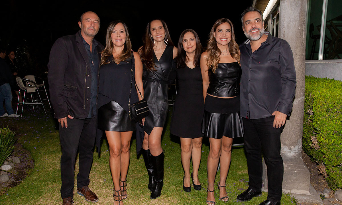Ignacio Teruel, Tere Guzmán, Cecilia Guzmán, Marilupe Guzmán, Alicia Guzmán y Eduardo Valdez