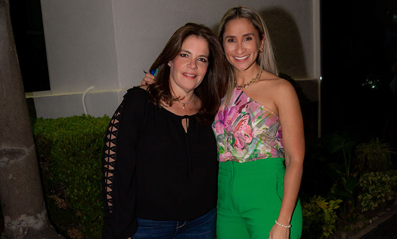 Estela Carbajal y Claudia Almario