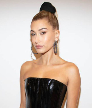 Hailey Bieber es un claro ejemplo de las últimas tendencias en melenas (Foto: El País)