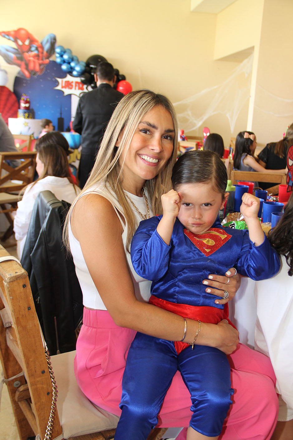 Ana Fer Ortiz y Gael Martín del Campo.